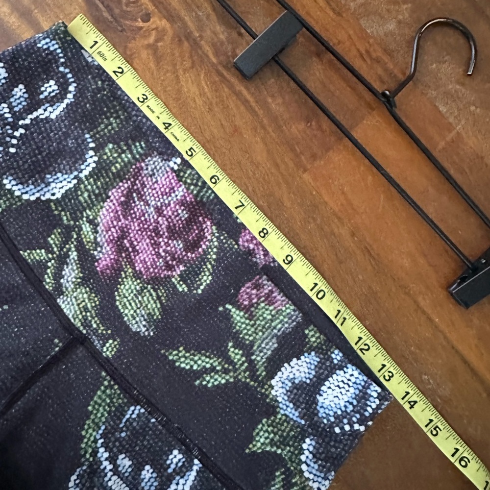 lululemon Wunder under Leggings with Garden party Floral Design ladies size 10 - Picture 4 of 8